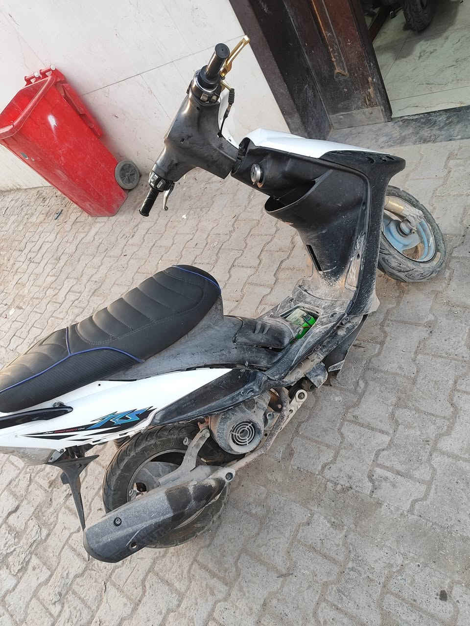 ماكس عدله بيها عطل بل هندر الدراجه شغاله  ابيع دراجه طافيه 
السعر 250 قفل


**إذا كنت صاحب هذا الإعلان وتريد حذفه لأي سبب، رجاءا أرسل رسالة إلى الدعم الفني**