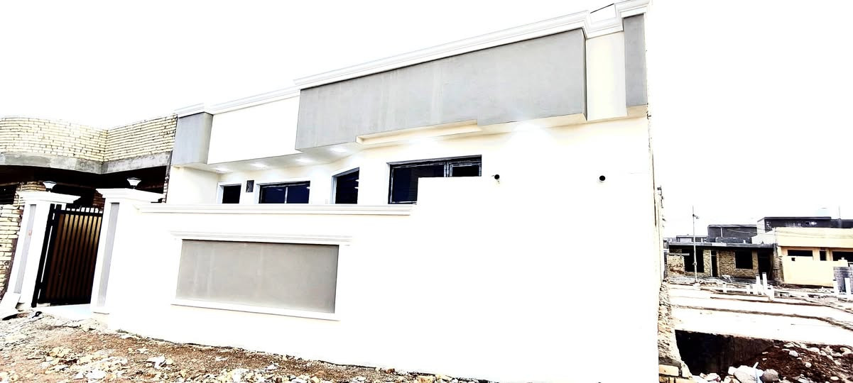 دار للبيع طابو زراعي سند 25 مرقم من قبل البلديه كوت حي الحكيم نزلت على قريب قرب الكورنيش بناء طابوق مساحه 160 يتكون من غرفتين نوم مطبخ استقبال هول السعر المطلوب 73وببه مجال للشراي 

الاستفسار مراجعه مكتب دلالية حسن البيضاني  رقم المكتب ،،،،***********
عنوان المكتب حي لحكيم قرب سيطرة القديمه للاعلان عن عقاراتكم  أو المراسلة على الصفحة أو إرسال 
العرض ع الواتساب  
ليس لنا الحق برفع سعر العقار أو خفضه عملنا يختصر على تقديم أفضل الخدمات العقاريه وترويج العقارات ونشرها ع مواقع التواصل الاجتماعي على حسابي الخاص على الفيس بك توجد مجموعة عقارات تجارية سكنية دوانم زراعية مستعدون بيع وشراء العقارات نستقبل كافة العروض الزراعيه والطابو في مدينة الكوت
رقم المكتب          حسن البيضاني.      ***********
