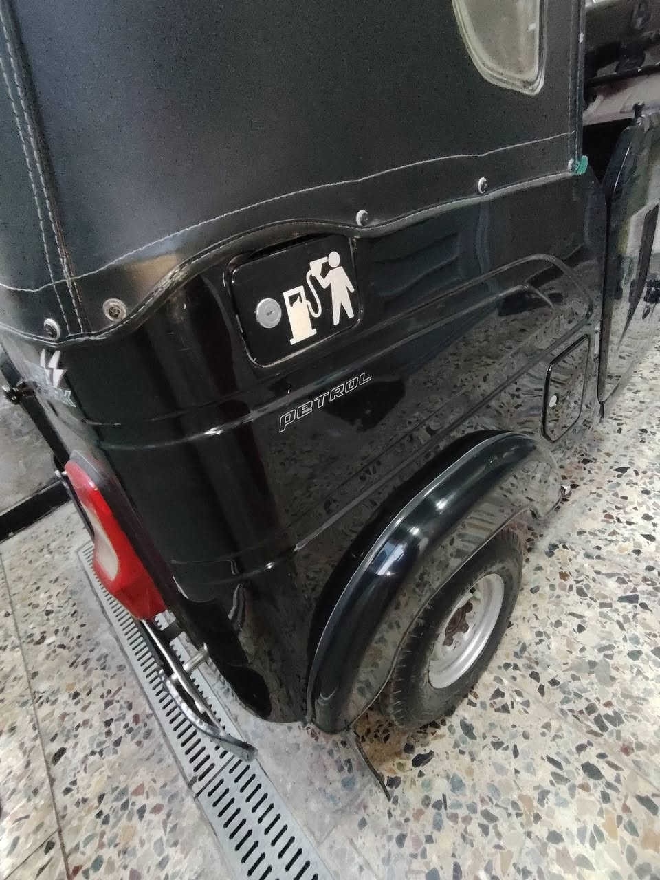 سلام عليكم تكتك للبيع ٢٠٢٢ شهر ٨كفاله عمه رقم وسنويه مكاني بغداد العبيدي شارع عشرين السعر خاص رقمي ***********
