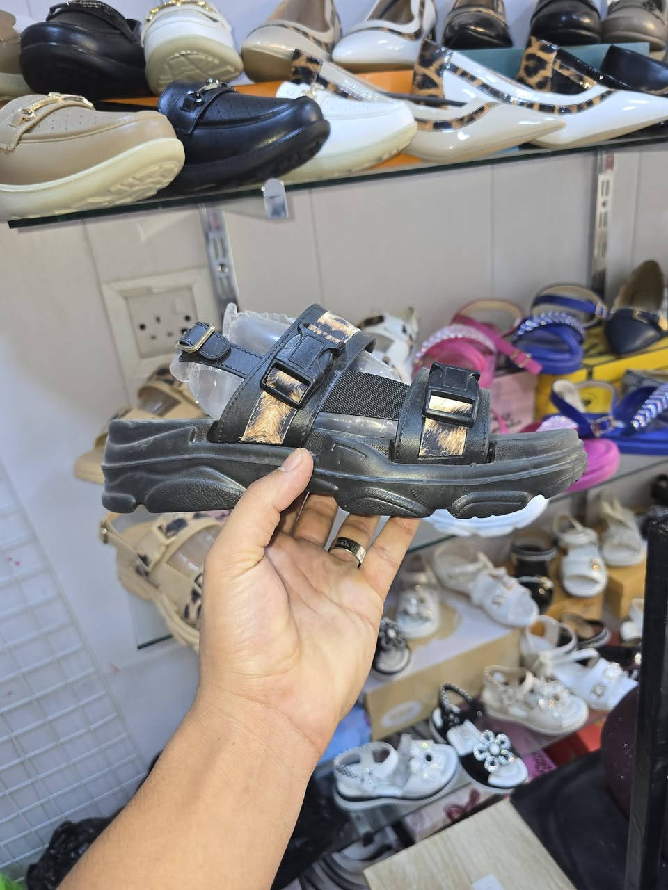 مجموعه من جركز نسائي
بموديلات مختلفه

الزبيديه شارع ٢٠ 
مجاور سيد احمد للمواد المنزلية


**إذا كنت صاحب هذا الإعلان وتريد حذفه لأي سبب، رجاءا أرسل رسالة إلى الدعم الفني**