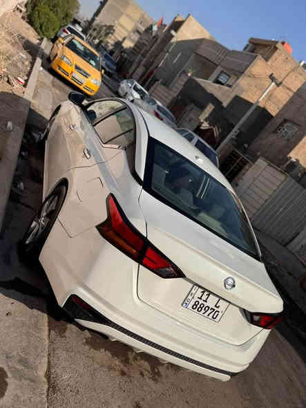 نيسان آلتميا . 2019  فول مواصفات على فتحه 
بصمه أبواب شاشه حساسات باقي مواصفات
محركها 2500 يخبل وكير اي خلل ما بيهن. تبريد ثلج صدر جديد  
(رقم بغداد جديد بأسمي سنويه وهزه جدد ) 
( سياره امريكي حادثها كلين بدون حادث  لا غرك صور حادث 👇.       اماً ب عراق صاير بيها حادث امامي وطخات اكثر من مكان جاملغ خلفي مصلح مصلحه نفسه + انصبغت عام سونر 👇. لغد و شاصي طخات خفيفه مكفوله من كص و عيب شرعي ) 

سعرها 98 بيها مجال بسيط كلش مناسبه سياره وكشرها نظيف   للبيع  فقط  ( شارع فلسطين. *********** 📞) بغداد
