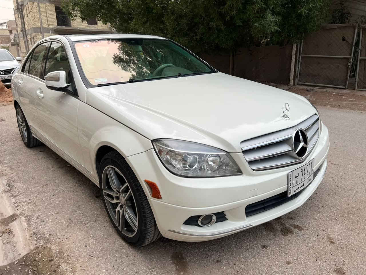 مرسيدس بنز c350
مرسيدس بنز c350 موديل 2008 
مراية شفط شاشة قلاب بانوراما داخل بيجي 
رقم بغداد السيارة بيها مشكلة 
بالمكينة يرادلها طابوكة ونقص بالحدادية 
رقم تواصل واتساب ***********
مكاني نجف
