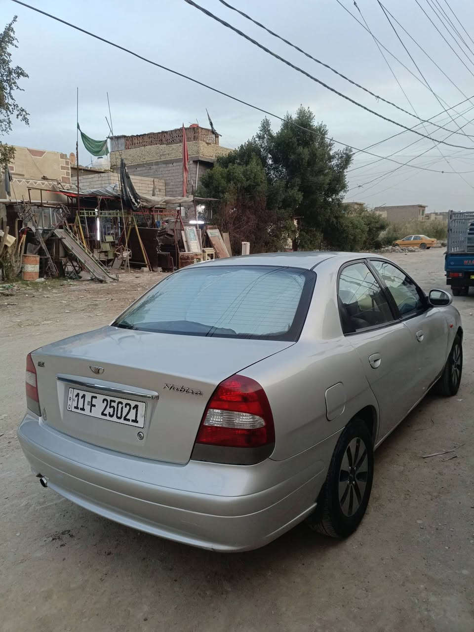 السلام عليكم رمضان كريم
دايو نوبرا 2 موديل 2000 رقم بغداد باأسمي 
مكينه 1600 خير من الله كير عادي 
مصبوغة عام الجمالية اثر جراد وشوية طخات بسيطة جدآ
تخم تاير جديد سنتر لوك 4 بيبان كهربائيات كله شغالة 
تدفئة تبريد ثلج 
داخلها نضيف مدوشمه كشنات وكاعية وبطاين 
ترايك ل بصرة 
السعر 48 بيها مجال للشراي 
 للاتصال *********** واتساب متوفر
