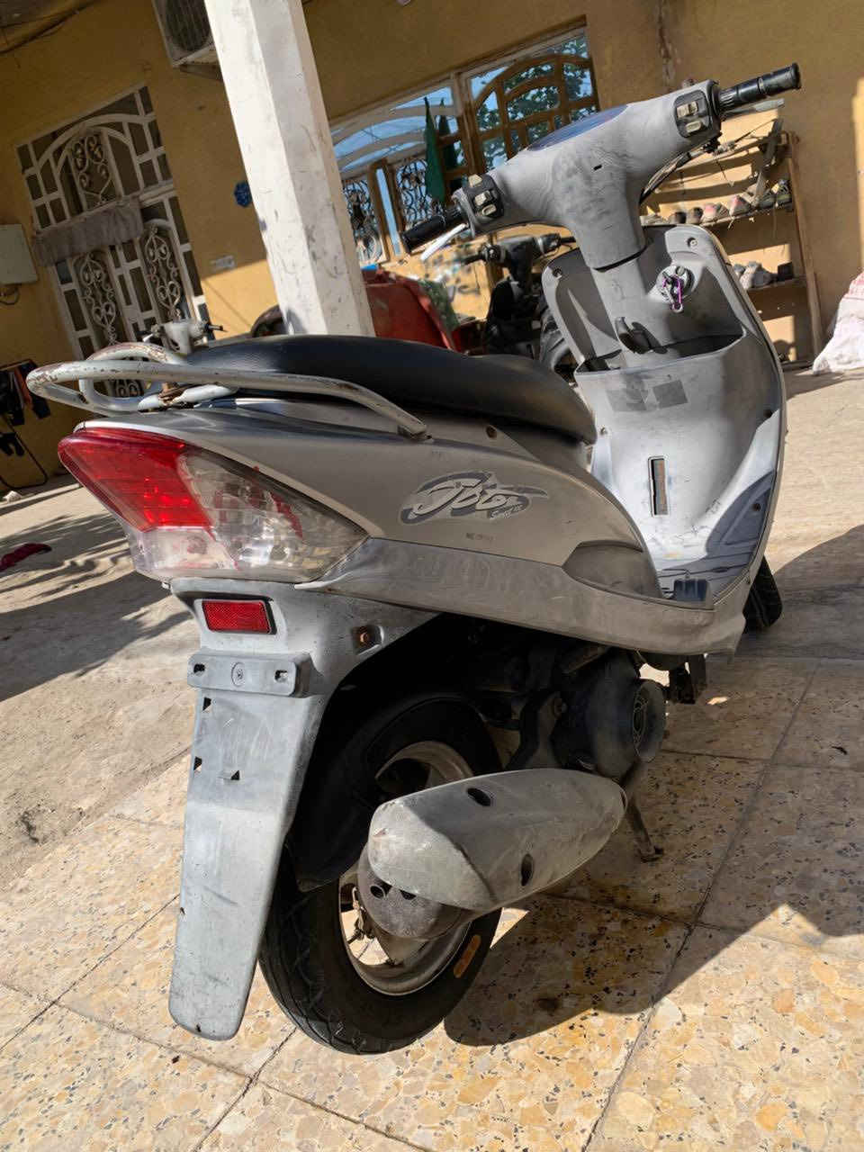 السلام عليكم ماكس قجمه للبيع ياباني دراجه نضيفه وحلوه دراجه مشي ونعومه تخبل بوشه 49 بلاديه دراجه تخبل كهربائيات كله شغاله سلف هندر اشاير هورن لايت عالي ناصي مابيه اي نقص مال جناي يحتاجله بس سايق بعد ماعايزه اي شي كدامكن نضافته وملاح يخبل دراجه بلاديه دراجه تفيد كتلكم اي نقص مابيه كله شغاله وبلاديه ضفيره بلاديه مالعوب بيه يعني منين ماتباوعله نضيفه وبخدمت الشراي العنوان البصرة التنومه رقم الهاتف ***********
