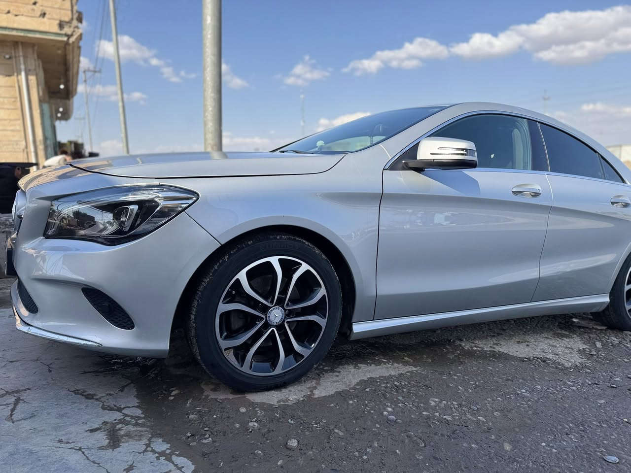 ‎السلام عليكم
موديل 2018
‎مارسيدس CLA180 
‎محرك 2000 تيربو
‎مواصفات السياره  
‎رادار امامي 
‎تحكم ستيرن جهتين 
‎كورس سرعه 
‎كشنات تدفئه 
””‎لد بالكشنات لون اصفر 
كهرباء ‎كشنات  
‎كشنات جلد 
‎تبريد قطعتين 
‎نضام نقاط العمياء بالمري 
‎اربع أبواب بصمه 
‎السياره فقط جاملغ خلفي رش بدون داخل 
***********
***********
