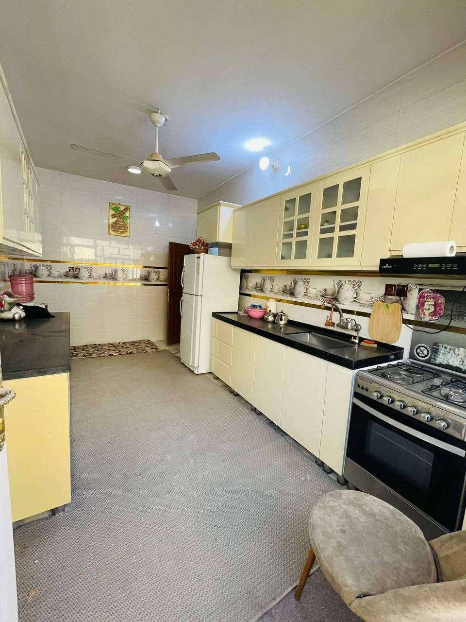 🏠 دار للبيع 
📍 الموقع: بستان الحلو / خلف كلية الامام الكاظم ع
✨ المواصفات:
▫️ المساحة: 100م
▫️طابو زراعي سند 25
▫️شارع عرض 5 م 
...........
🔹الطابق الارضي : 
_ مطبخ 
_ هول 
_ غرفه نوم  
_ مجمع صحيات
.....
🔹الطابق العلوي : 
_ غرفه نوم  
_ هول 
_ سطح
...................................
📞 للاستفسار والمعاينة: 
الاتصال على الارقام :
***********☎️ واتساب
او مراجعة المكتب 
الحلة _ الكرامة الشارع المشجر مجاور اسواق المطار 1 
✅ نستقبل جميع عروضكم السكنية 🏠 والتجارية 🏡 بكافة مناطق الحلة 
…………………………
