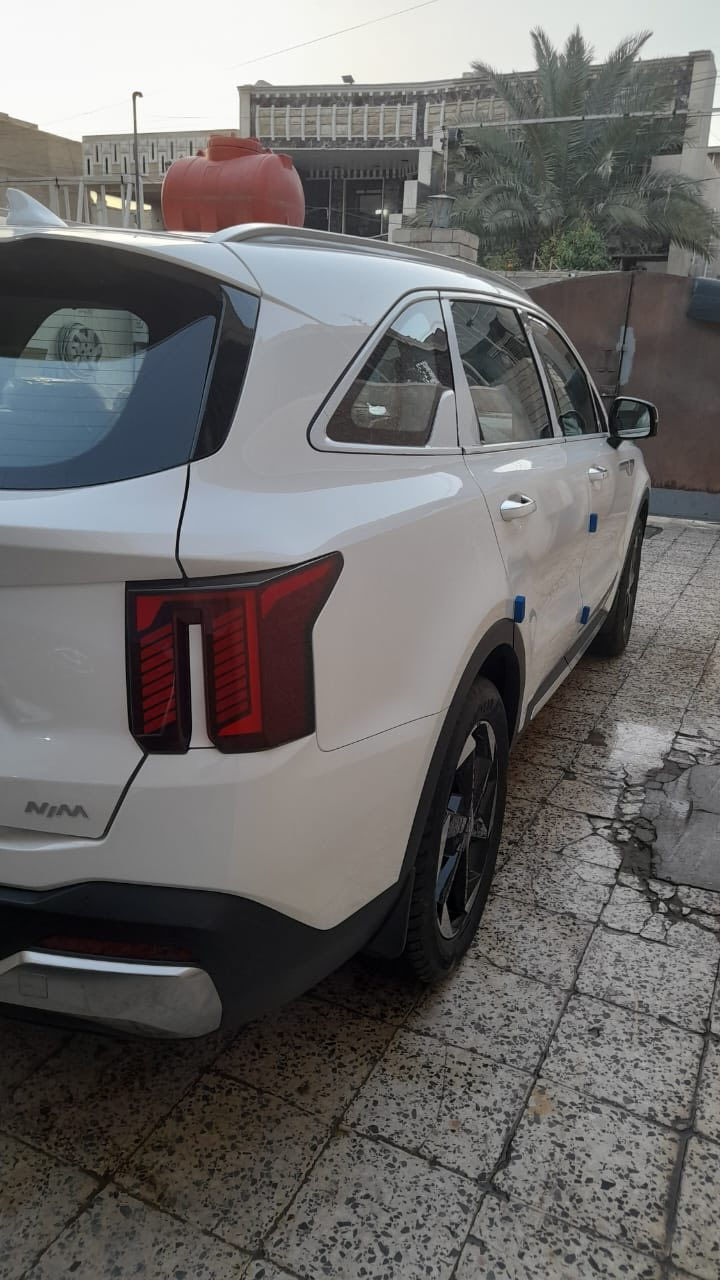 السلام عليكم للبيع كيا نوع سورنتو م ٢٠٢٤ خليجي مكفوله عدا رصعه بسيطه جدا ماشيه ١٢  الف فقط على وضع الشركه بعده بل فابلون مال الشركه ضمان شركه النيم  رقم اربيل باسمي وشرط التحويل وعلماً ان السيارة مكينتها ٦ سلندر ، فول مواصفات عدا البانوراما وبل واقع احلى من الصور السعر المطلوب ٣١٥ ورقه وبيها مجال العنوان بغداد جميله شارع خير للاستفسار اتصال على الرقم *********** وشكرا
