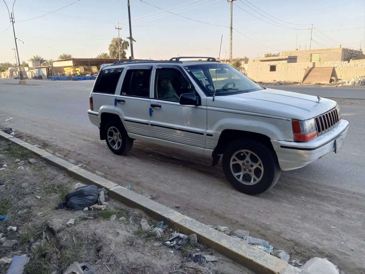 سياره جيب شروكي مديل 93
سياره مكينه كير 3000
حداديه وتخم تاير تمام
كهربائيات كلهه شقاله 
شاشه سستم سماعات
اكسن سيدان خفيف 
رقم مثنى الاماني 
مداور ثاني يوم ***********
وهذا الرقم بيه وات ساب *********** سعر 40 وبيهه مجال بسيط
