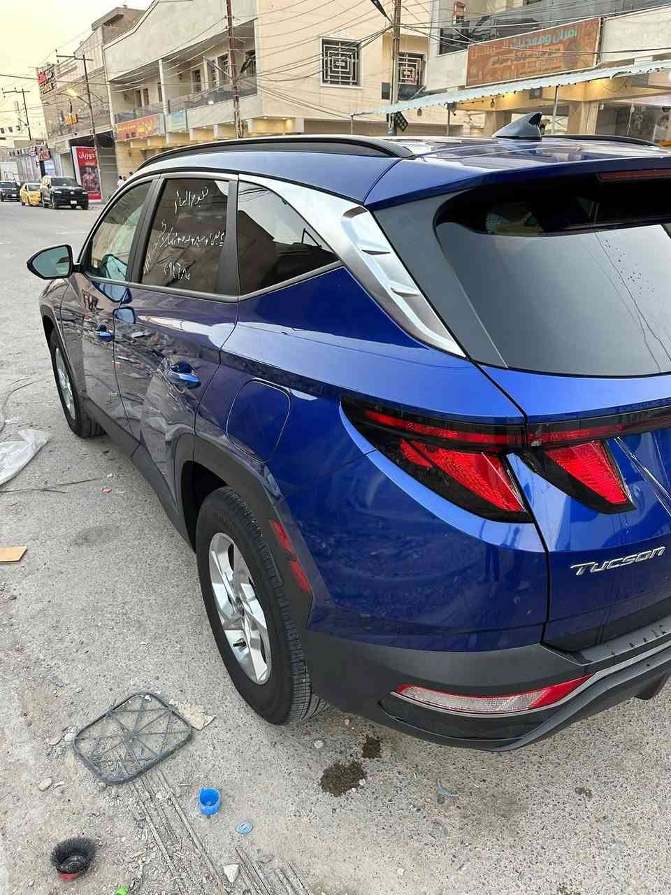 توسان موديل 24 بغداد حادثها كما موضح بالصوره بيها قطعتين كلير من امريكا البابين الجانبيه مواصفات تشغيل عن بعد جنطه كهرباء اوتوهولد حساس جانبي وامامي كامره خلفيه شاشه كبيره تدعم ابل واندرويد كرسي كهرباء وبعد مواصفات السياره ماشيه 13 مايل للاستفسار هـ***********
