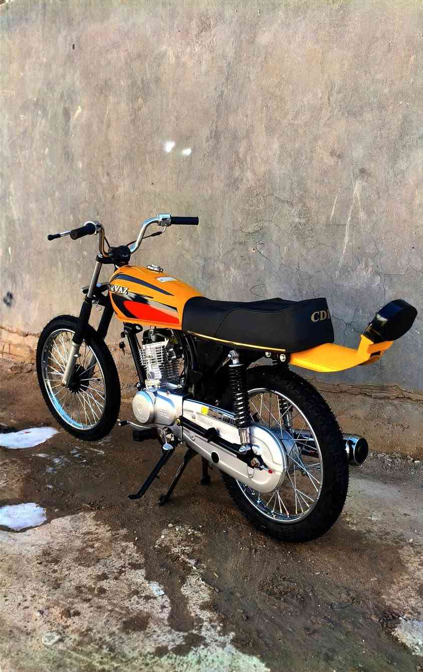 السلام عليكم
الدراجة للبيع اوراق سكنر بدون بليتة 

شاصي مديل 25

تعمير كلة مديل 26

دراجة صارله اقل شهر من تعمرت 

مكينة سي جي ام الحربة اصلي 

للبيع فقط 

مكاني نجف حي ميسان 

***********
