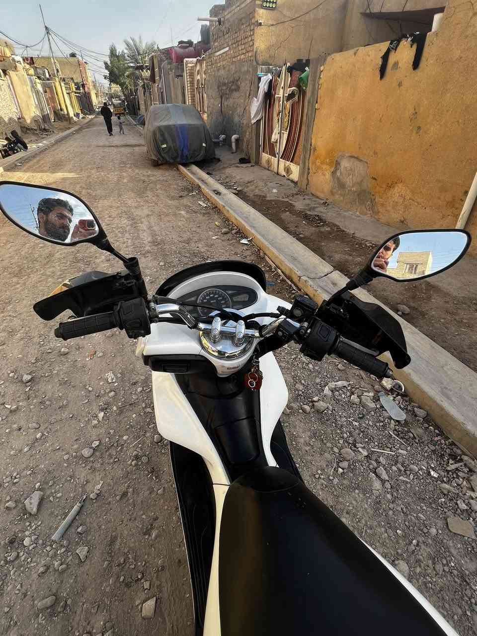 السلام عليكم بي سي اكس جيل الاول
دراجه مكفواله من محرك من كهربائيات  حساسات كلهه شغاله 
نضيفه كلشش مثل  ما موضح بصوره  
سعر 12ورقه بيهه مجال 
***********
مكاني مدينه الصدر
