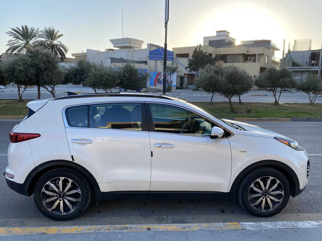 سبورتج 2019 فول امريكي نضيفة جدا بسعر مناسب
- بصمة
- ⁠بانوراما
- ⁠تدفئة كشنات - ستيرن
- ⁠رادارات
- ⁠حساسات امامية /خلفية
- ⁠كشن كهرباء + خزن ميموري
- ⁠كامرة
- ⁠دفع رباعي [ يشتغل وينطفي حسب الرغبة ]
- ⁠مانع اصطدام
- ⁠مانع انزلاق
- ⁠تحكمات ستيرن
-تحديد مسار
-جنطة كهرباء
وباقي مواصفات الفول معروفة 
ماشية 86 الف  

السيارة كلش نضيفة ومعتنين بيها من ناحية المشي والدهن والبانزين وغيرها

السعر 17400$ وبي مجال بسيط

***********
