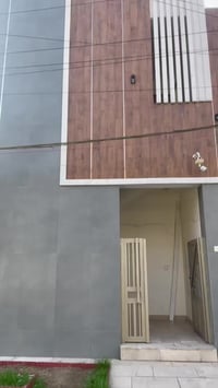 بيت طابق ثاني بي غرفتين 2نومً واسقبال ومطبخ معزول وصحيات بناء حديث ابو...