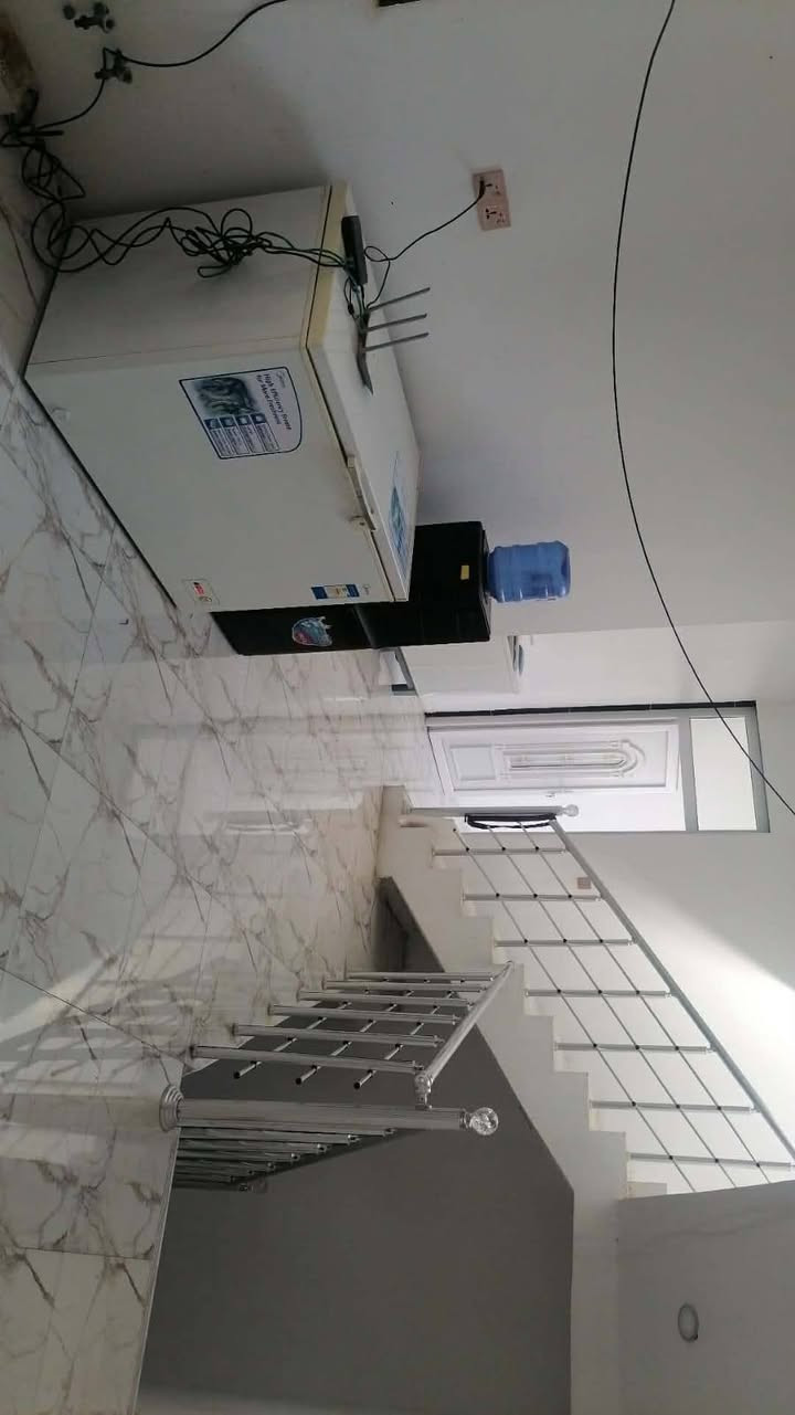 دار للبيع 🏠
طابو زراعي سند ٢٥ المساحة ١٠٠ م
طابقين بناء جديد يتكون الطابق الأول من استقبال وصالة وغرفة نوم وصحيات والطابق الثاني صالة وغرف نوم ٢ وصحيات كما موضح بالصور
 الموقع بهرز حي القادسية الفرع المقابل لأسواق صباح الدليمي
السعر ٩٥ وبي وجال بسيط
للاستفسار الاتصال على الرقم ***********
