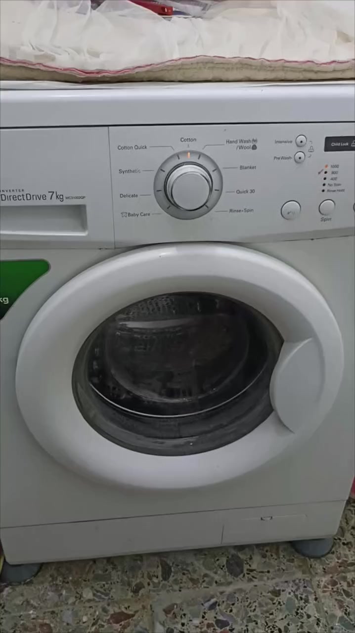 للبيع
غسالة اتوماتيك LG سبعة كيلو تعمل بشكل ممتاز 
***********
