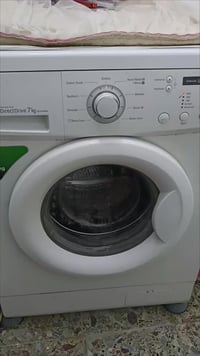 للبيع غسالة اتوماتيك LG سبعة كيلو تعمل بشكل ممتاز  07801733242