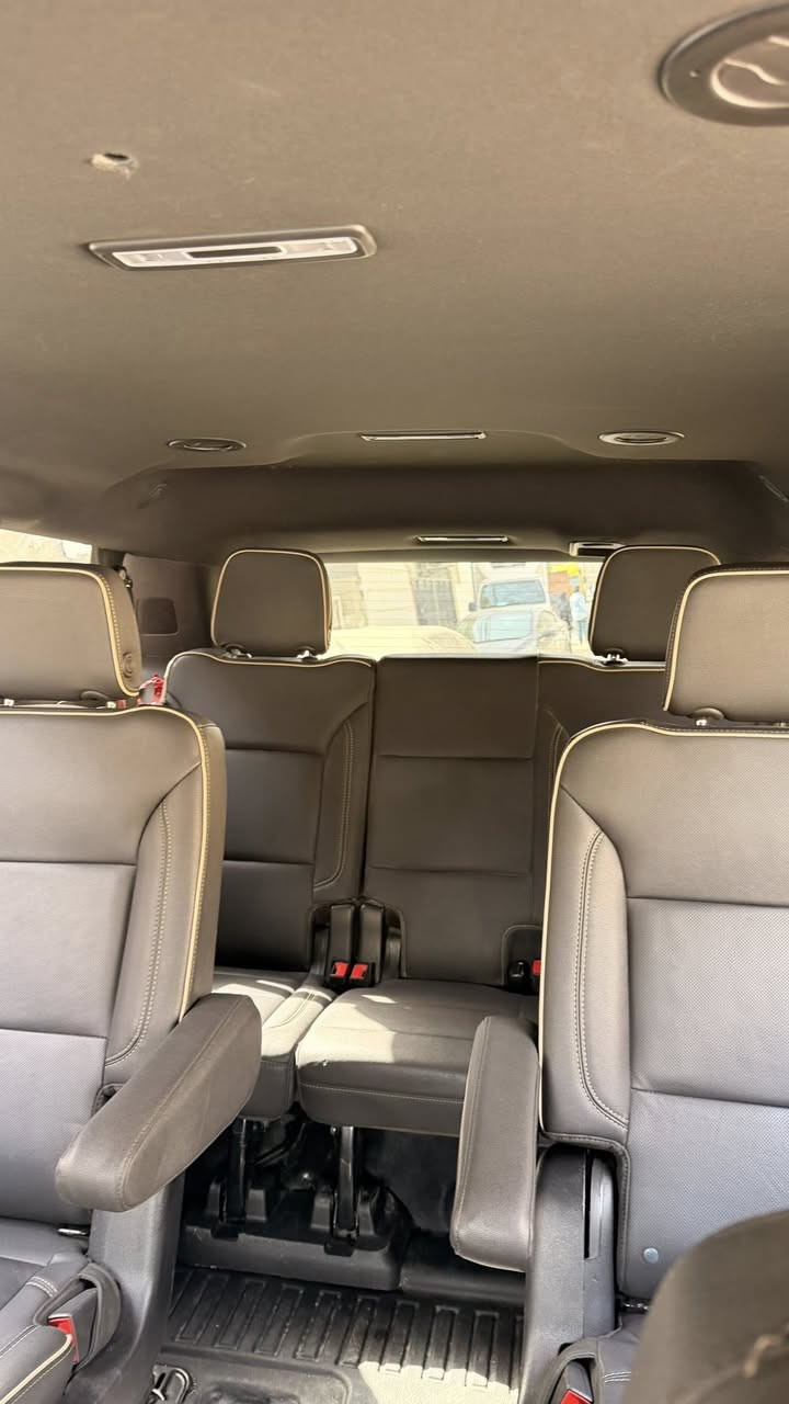 السلام عليكم  تاهو بوليسي 2024 ماشيه 3000 ثلاث الاف زيرو بيهه بارد بالجاملغ الخلفي وطرف الجنطه بلا صبغ داخله كتاب شهداء 
الغرفه مالتهه مبدله جلد منفصل مع صور الحادث مرفقه 
رقم الشاصي   1GBSCLED8RR234798
حجم المحرك 5300 
التواصل ***********
