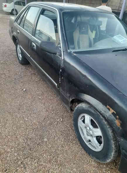 السلام عليكم سيارة برنس للبيع اومراوس موديل ٩٦ مكينة وكير جيد السعر ٢٢$ اوبيه مجال العنوان الرمادي جزيرة البوذياب للأستفسار ***********
