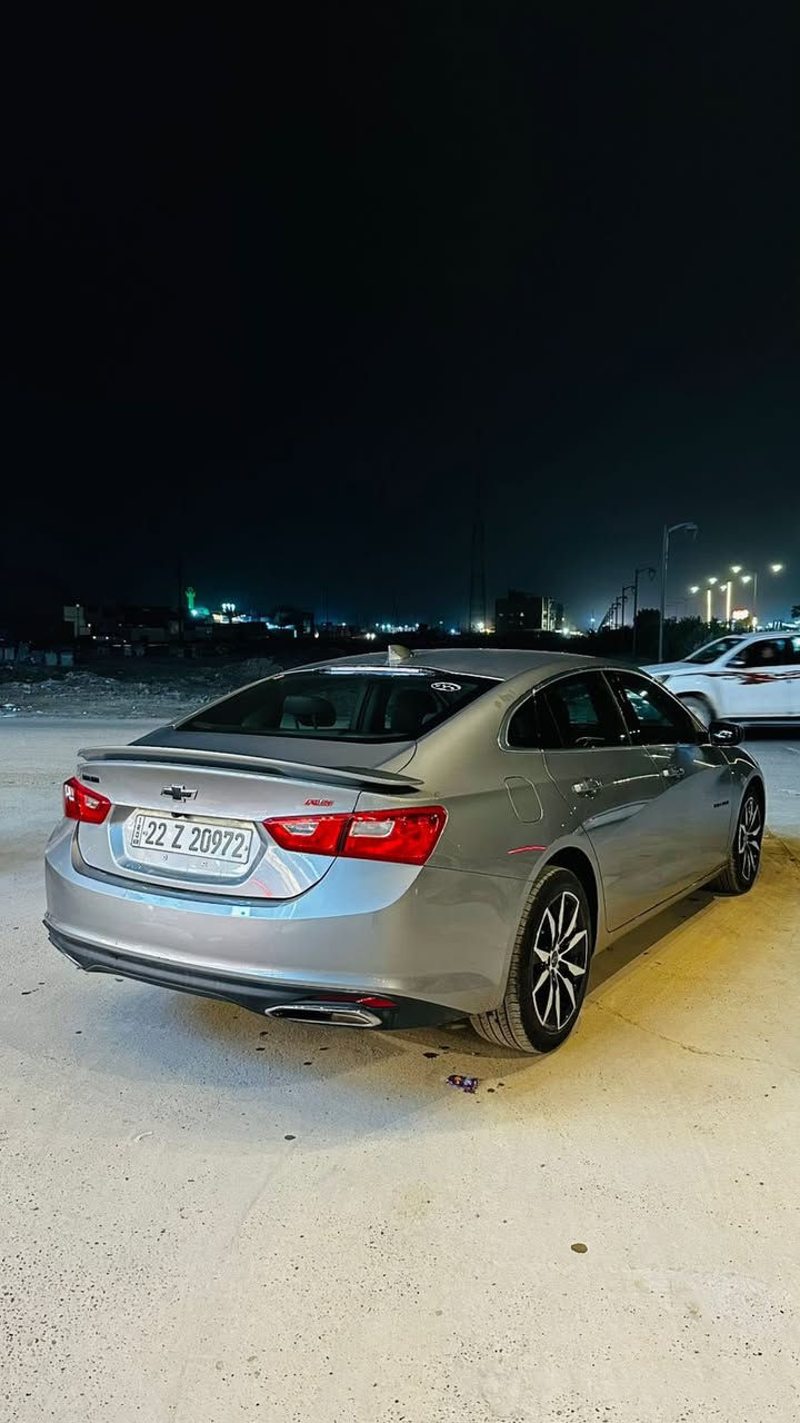 السلام عليكم 
للبيع نقدآ فقط .. 
ماليبو 2023 امريكي فئة RS رياضي 
ماشيه 80 الف حقيقي 
رقم اربيل الجديد شرط التحويل 
محرك 1500 تيربو شرط ما مفتوح 
كير شرط 
صدر وحدادية شرط 
تخم تاير جديد 
تحكمات ستيرن 
بصمه 
رادار 
تحديد مسار 
تدفئة كشنات 
وبيها هواي مواصفات بعد 
مكفولة كفالة عامة من الصبغ والضرر 
السعر /137 
العنوان /تكريت / الزهور 
اتصل للأستفسار / ***********
