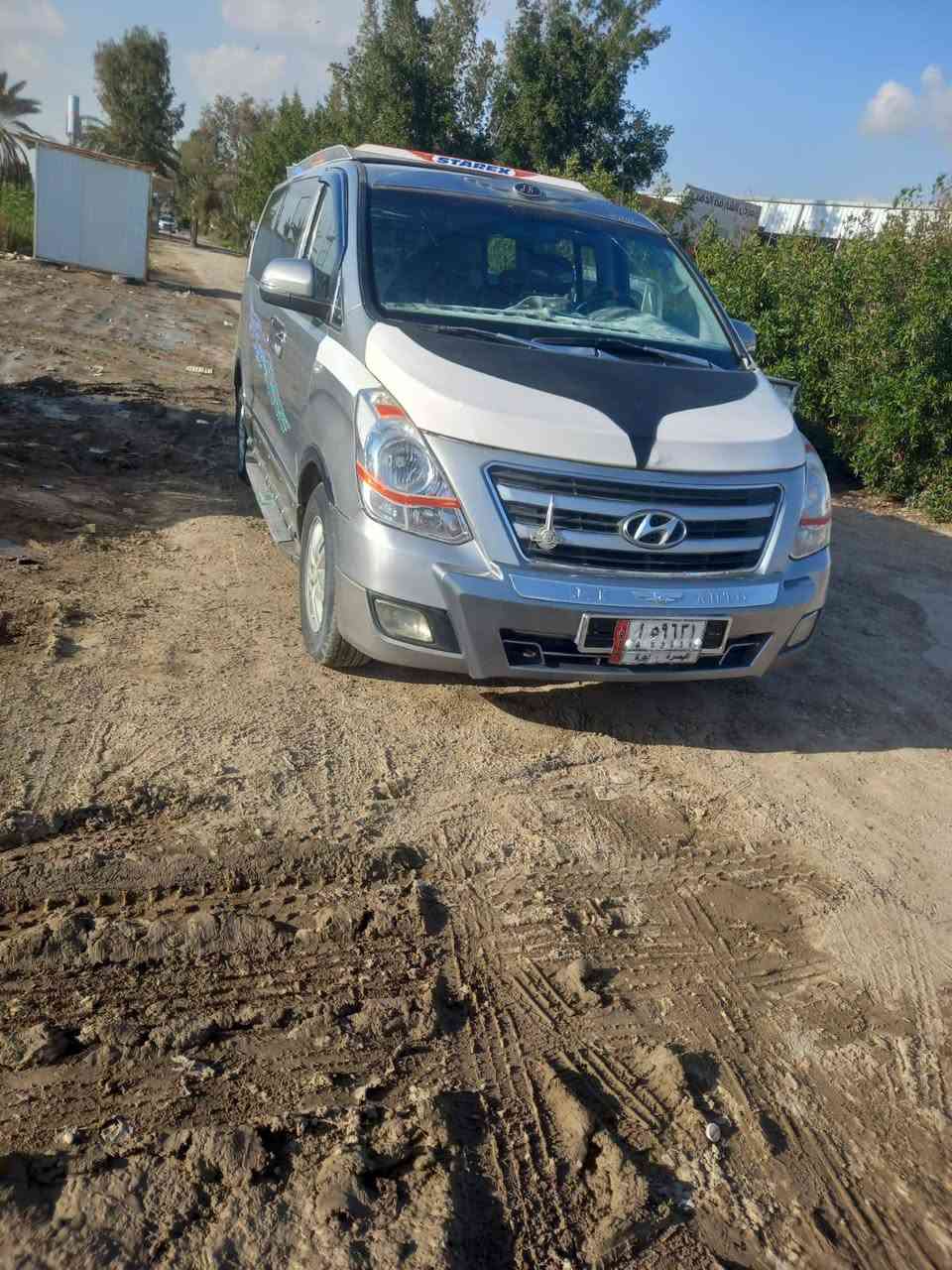 ستاركس 2015 رقم بصره  سياره بيها صبغ من كوريا تخم تاير ***********//***********حداديه حلوه سعره 195 بيها مجال
