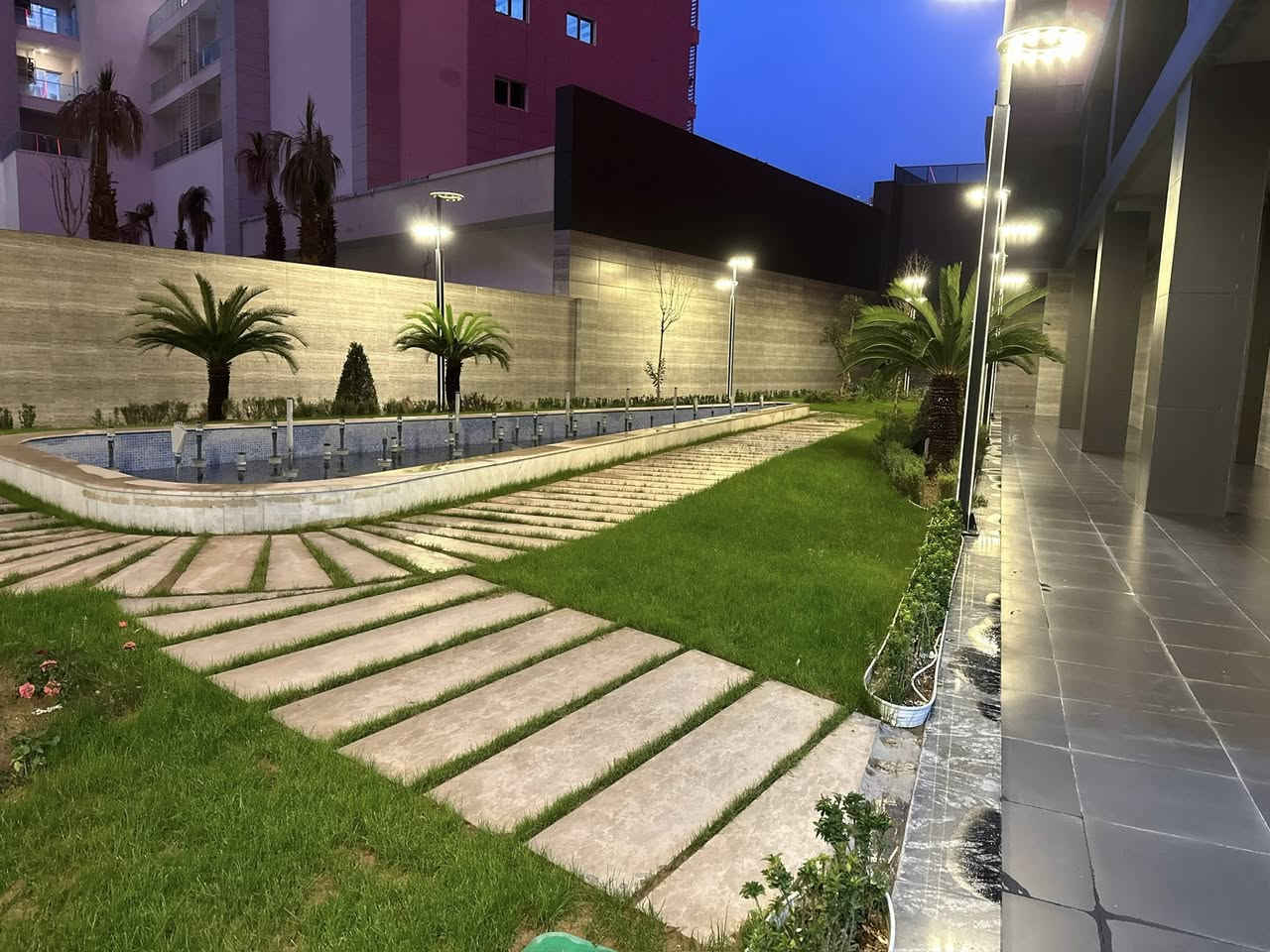 Queen Tower one bedroom furniture for rent 650$ 
WhatsApp *********** 

Queen Tower'da mobilyalı tek yatak odalı daire kiralık 650$
WhatsApp ***********

شقة مفروشة بغرفة نوم واحدة في برج كوين للإيجار بسعر 650 دولارًا.
للتواصل عبر واتساب: ***********

 کوین تاوەر یەک ژووری نوستن  راخراو بۆ کرێ ٦٥٠$ 
واتسئەپ ***********
