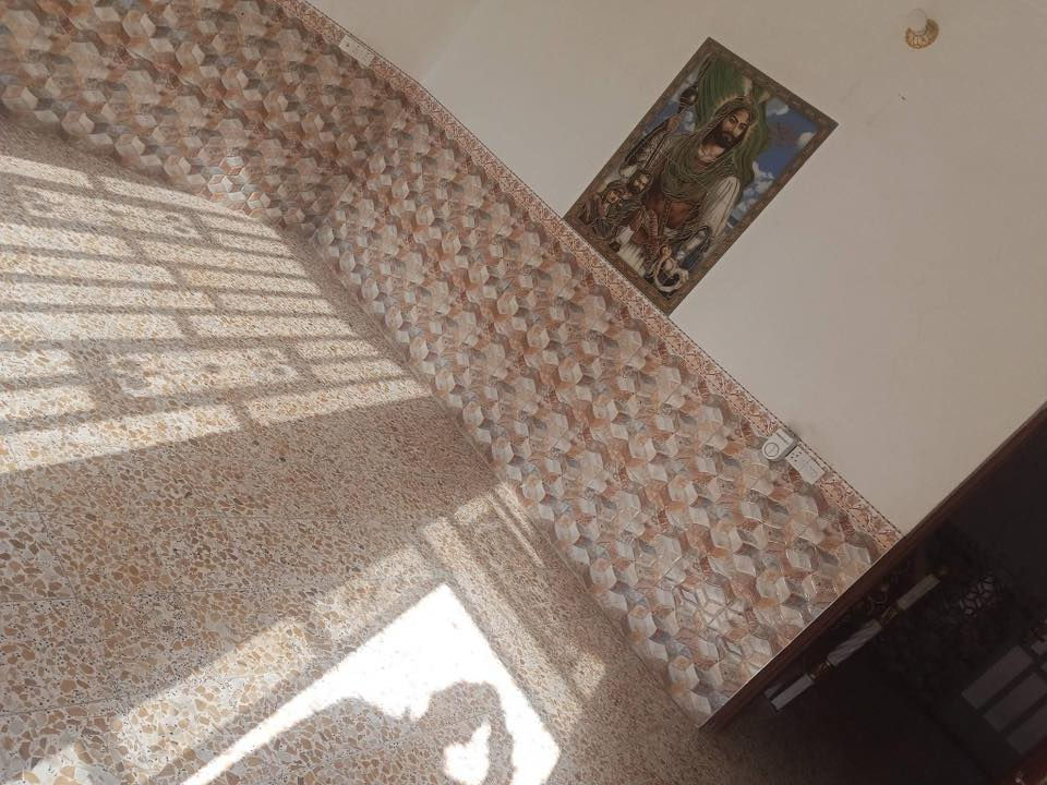 مشتملات ثنين للايجار كل مشتمل يحتوي على استقبال ومطبخ وصاله وصحيات وحمام في القاط الارضي وغرفه نوم في القاط الثاني موقع شارع سجاد ***********
