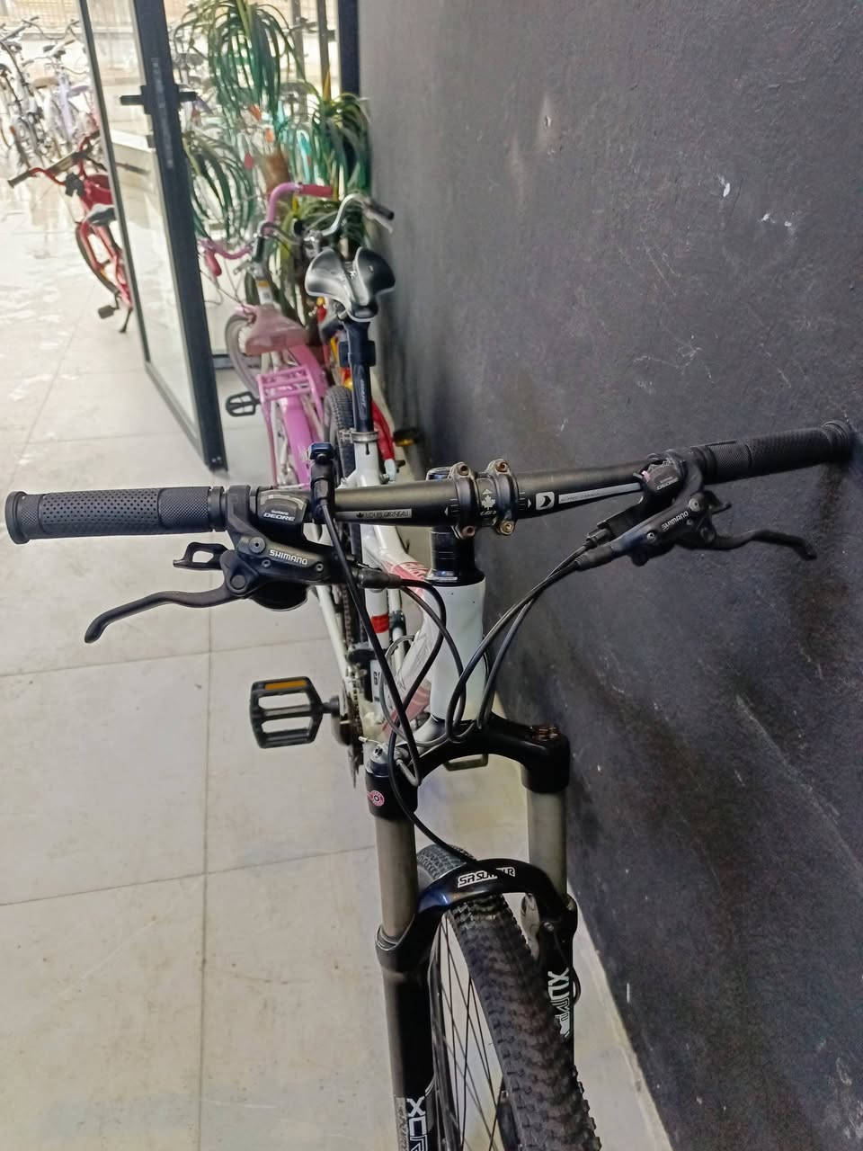 السلام عليكم دراجه ماركه لويس الحجم 27ونص الفريم m معدن المنيوم تايرات ماكسزز مجمع  سيت ديور 10/3 بريكات هيدروليك شيمانو دبل فتح قفل السعر 380 مجال قليل للاستفسار ***********  /*********** العنوان موصل كوكجلي معرض الفهد يوجد توصيل
