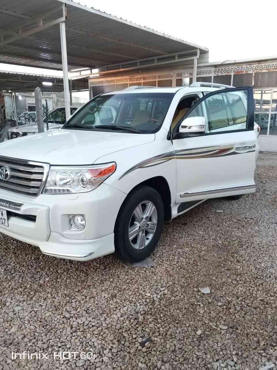 لاندكروز٣٠١٣ بريم ٨سرندر مكفولة كفالة عامة من الصبغ والفتح والتبديل ماعدا الدعامية الفايبر سيارة جديدة مكاني بابل القاسم بسمي شخصينا هزة وسنوية جديدة تليفون ***********
