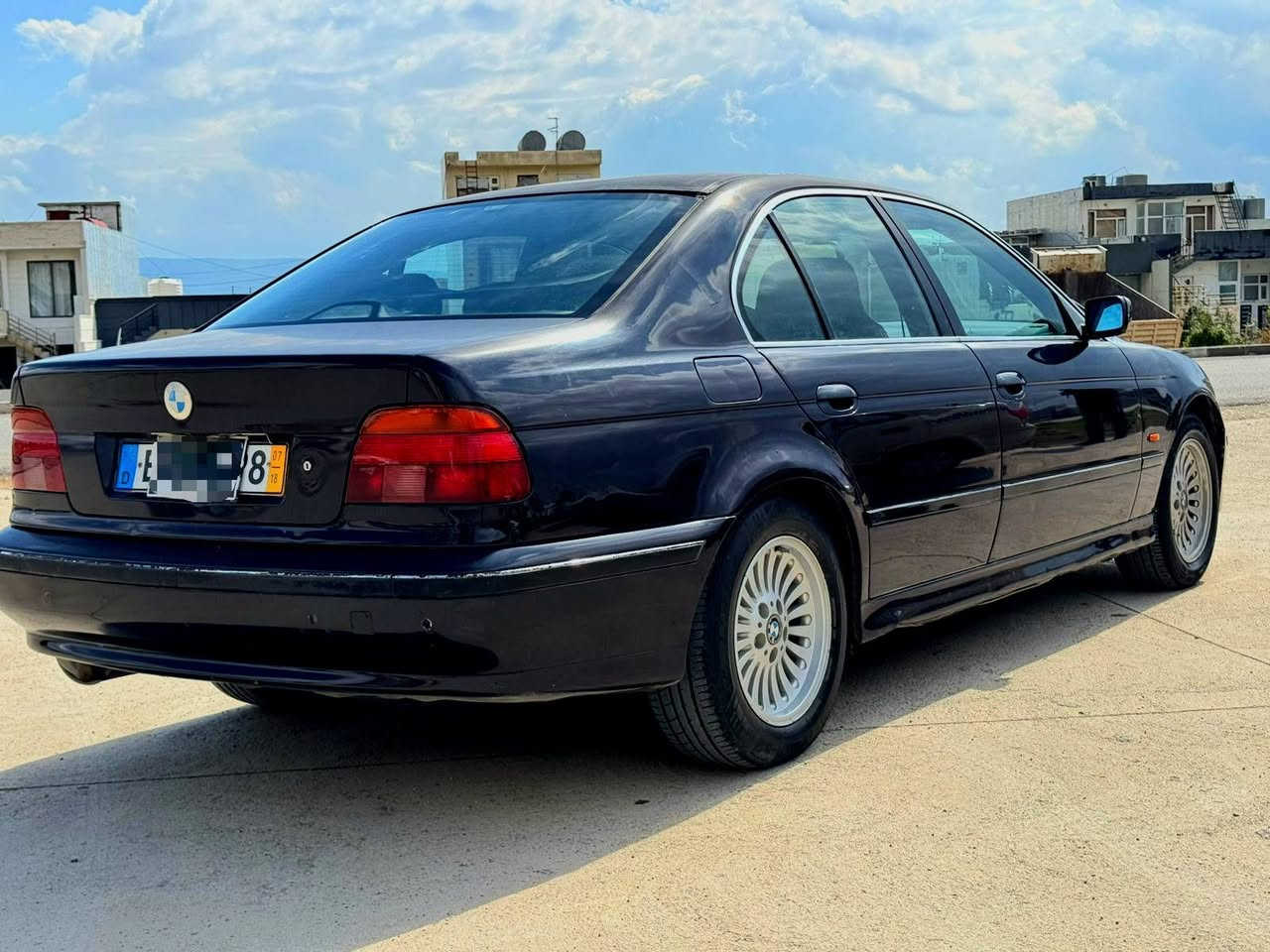 بەناوی خوا
 ***********_***********ڤایبەر واتسئاپ BMW528 سەقەر بۆفرۆشتن مۆدیل1998
 موس وبڕاوە بەشەرت مەنەفێسی برام خەلیلە
معامەلەی ڕەقەمی بۆکراوە کۆدی بۆکراوە 
ناوفۆڕمیکا تاك دیجیتاڵ گێڕئۆتۆمایك دەبڵ گێڕ تەبرید بەشەرت تەبرید مەرکەزی تەحەکوماتی سەرسوکان کوشن جلدو کارەبا چوارجام وئاوێنەکارەبا 
سعر49وەرەقەو معامەلە
ڤایبەر واتسئاپ‌*********** -- *********** السليمانية, العراق
