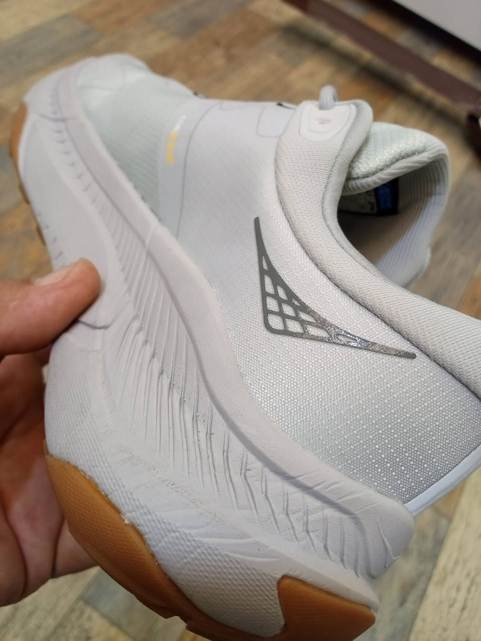 هوكا
تران سبورت

44
28سم

قطعه خفيفة الوزن ومريحة بلبس فووول مختلفة قاعنظته فوم طبي فابريون...قمه المنانه ولاناقه

توصيل فقط


**إذا كنت صاحب هذا الإعلان وتريد حذفه لأي سبب، رجاءا أرسل رسالة إلى الدعم الفني**