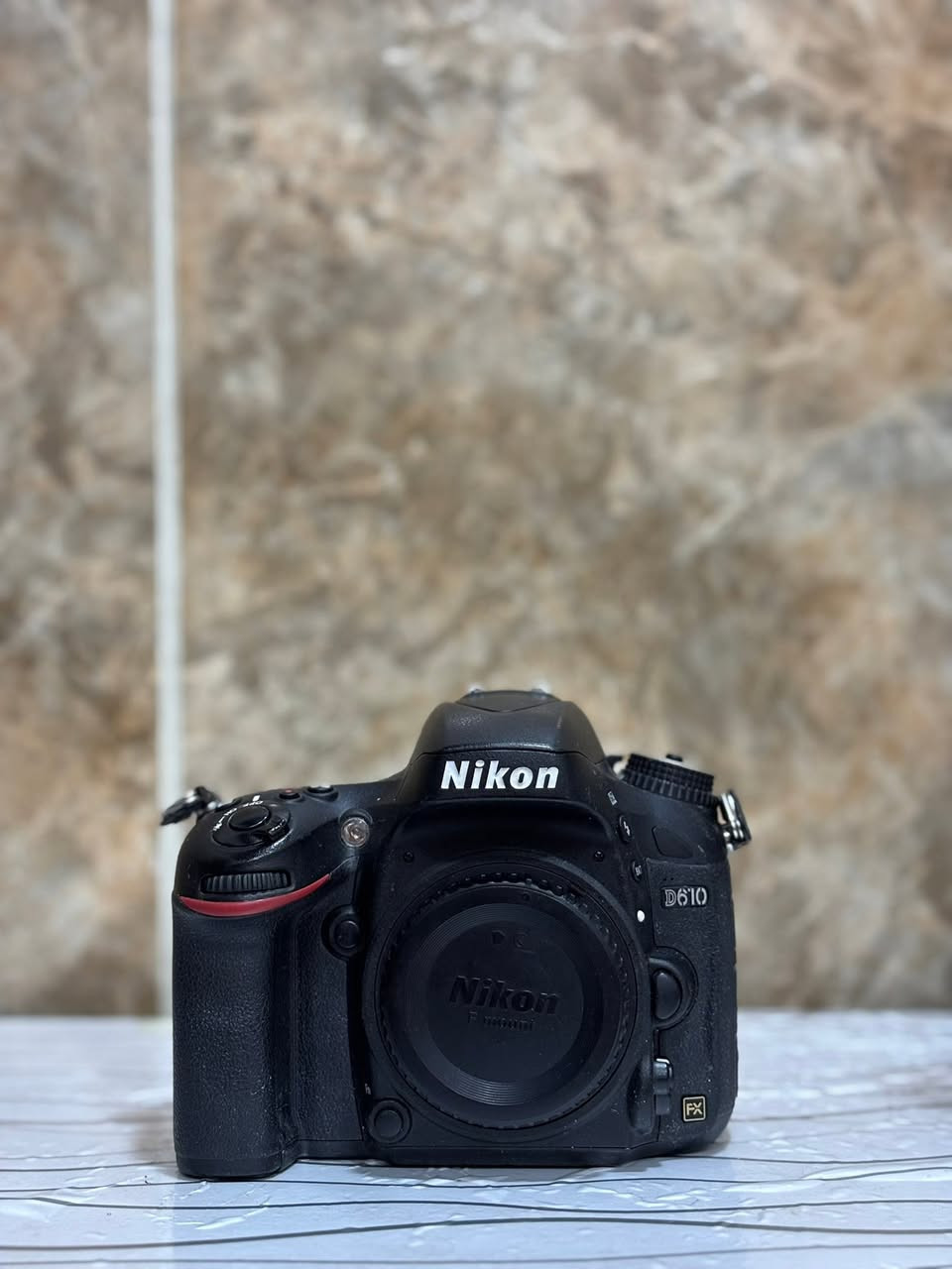 السلام عليكم
متوفرة كاميرا Nikon D610 (فول فريم) للبيع، الكاميرا غنية عن التعريف، بـدي نظيف جداً وخالي من أي شخط أو خدش،

المواصفات والحالة:

• النظافة: البدي نظيف جداً (كشر) وما بيه أي شخوط. 

• الملحقات: شاحنة أصلية +بطاريات ثنين  جلاتين للكاميرا (كفر)
شتر الكاميرا فوك ال100

عدسة 70-200 نظافه فول غراض كامله ما بيه ولا شي نقص 
للتواصل والاستفسار  على الخاص


**إذا كنت صاحب هذا الإعلان وتريد حذفه لأي سبب، رجاءا أرسل رسالة إلى الدعم الفني**
