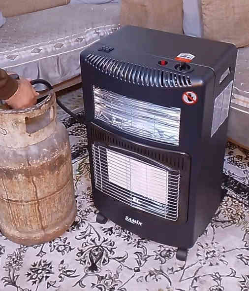 مدفأة غازية وكهربائية ماركة SAMIX

🖋️تعمل على الغاز والكهرباء
🖋️تدفئة سريعة مع أداء عالي
🖋️ثلاث شمعات للتشغيل على الكهرباء
🖋️زران للتحكم بتشغيل او اطفاء شمعات الكهرباء
🖋️ثلاث درجات للتشغيل عن طريق الغاز ( منخفض, معتدل, مرتفع )
🖋️مكان مخصص لتخزين قنينة الغاز داخل المدفأة
🖋️خمس عجلات لسهولة الحركة
🖋️ضمان لمدة سنة من تاريخ الشراء
🖋️اعلى حد لاستهلاك الغاز: 290 الى 110 غم في الساعة
🖋️الطاقة الكهربائية: بين 400 - 800 - 1200 واط اعتمادا على عدد الشمعات
🖋️أبعاد الجهاز: 69  41  34 سم

السعر 77 الف
توصيل 3 الاف لجميع المحافظات🇮🇶
للحجز راسلونا📲
واتساب ***********
