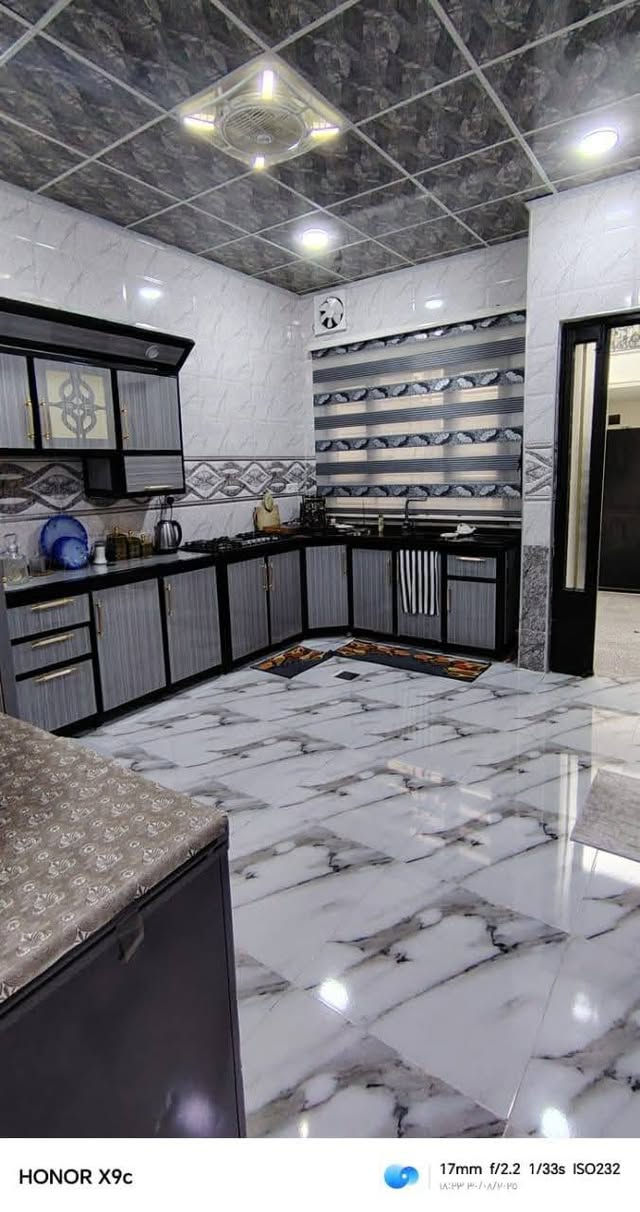 #عروض_عزيز_للعقار
دار للبيع 

حي الملايين الأولى 

قرب جامع الصواف 

المساحة 120 م واجهة 7،5م

الطابق الارضي معزول عن الطابق الثاني 

ط1)) غرفتين نوم واستقبال وصاله ومطبخ وصحيات 

ط2)) 4 غرف نوم وصاله وصحيات 

خدمات كاملة ماء كهرباء تبليط 

سند زراعي بستان ملك صرف 

بناء حديث الطابق الثاني شبه هيكل 

للاستفسار أكثر اتصل على الأرقام او 

 مراجعة مكتب الدار الكائن في بناء الجاهز مقابل الكمرك 

***********

***********

***********
