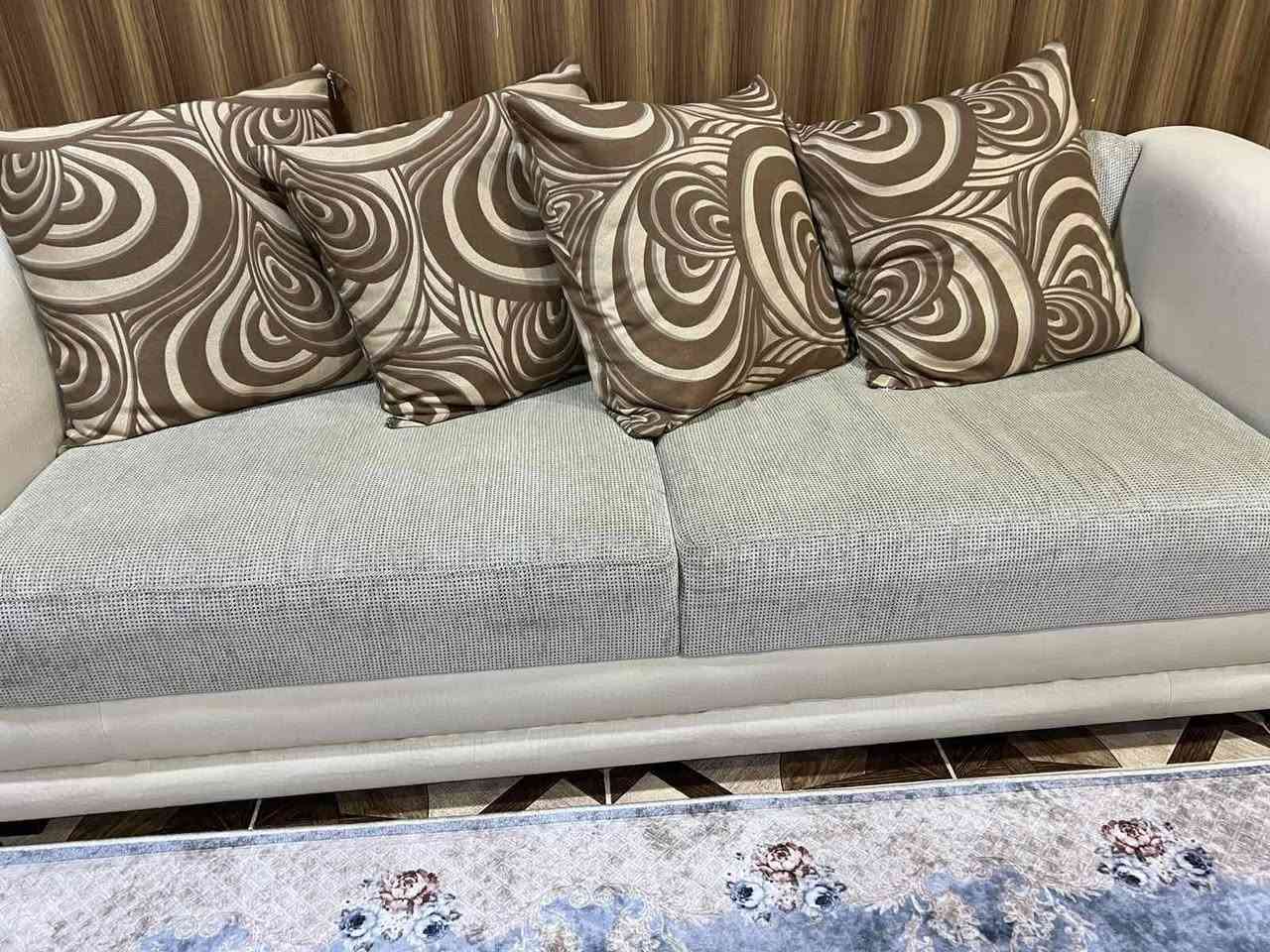 سڵاو ئەم تاقمە قەنەفەیە تورکی یە بۆفرۆشتن  لەسلیمانی یە تووەسپی یە کامل بەس مێزۆتەپەڵکەکەی دروستکراوی سلیمانی یە سعری 400000 السليمانية, العراق


**إذا كنت صاحب هذا الإعلان وتريد حذفه لأي سبب، رجاءا أرسل رسالة إلى الدعم الفني**