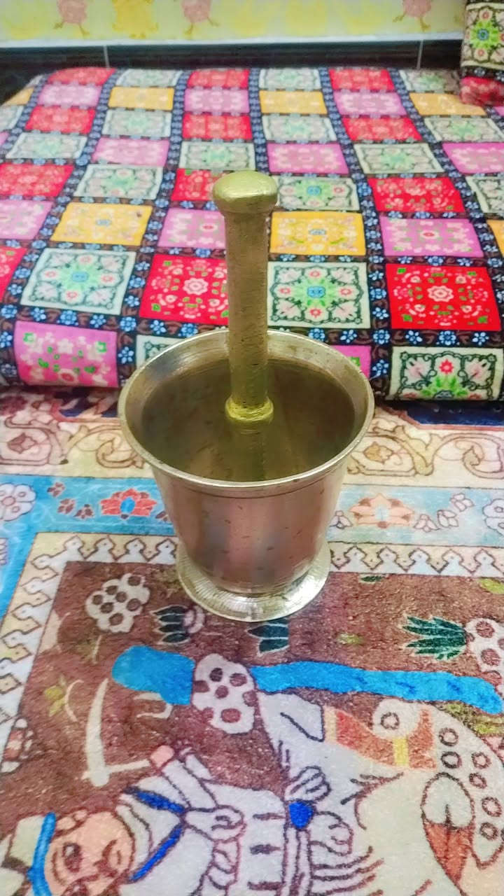 سلام عليكم هاون للبيع نحاس اصلي والله للبيع سعره 75وبي مجال حك جيه لي يريده يجي خاص او هاذه رقمي *********** مكاني رمادي
