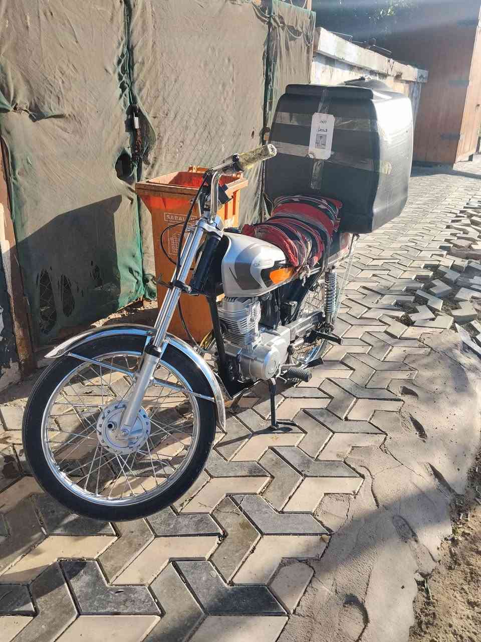 ***********
السلام عليكم دراجه ايراني للبيع مقفوله رقم انجليزي وثانويه 
1650
