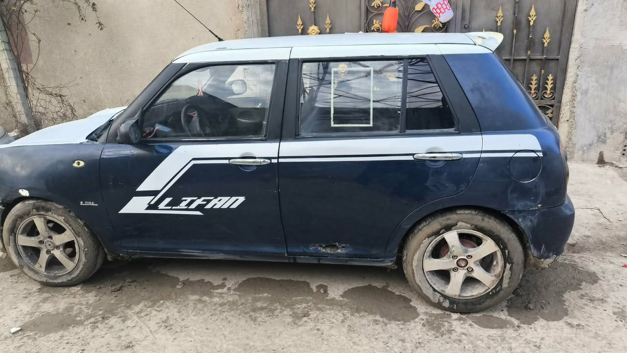 السلام عليكم ورحمه الله وبركاته
للبيع ليفان موديل 2013 رقم بغداد
السياره مثل ما موضح بالصوره بيه حادث جاملغ امامي جهه السايق 
كهربائيات نقص بالفيوزات
السعر مناسب 27 
العنوان بابل المسيب 
رقم الهاتف ‏‪***********
