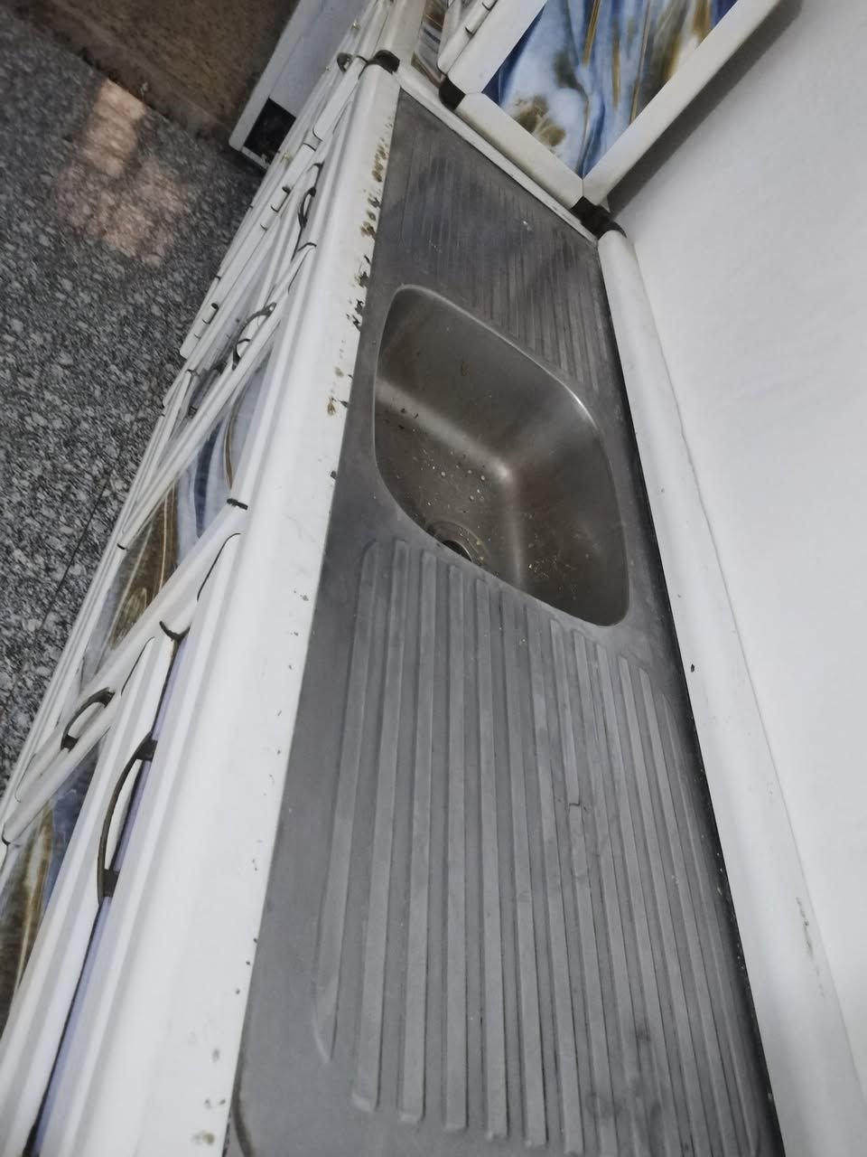 كاونتر ٣ قطع. السعر ١٦٥. نهايته
المكان ابو. غريب الناحييه موجود توصيل بكروه 

***********
