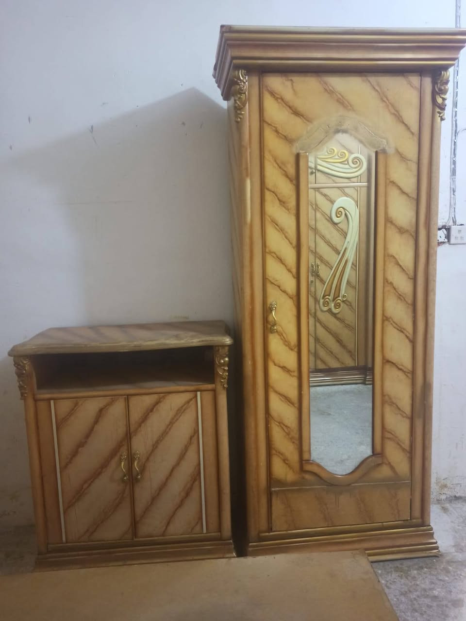 غرفه 6 ملحق صاج عراقي 🌙(بيع&مراوس& اشتري..)⭐حطاطه.. صبغ حراري ..مستخدمه نظيف .السعر....750..شراي يتصل ***********...متواجد خاص / واتساب..
