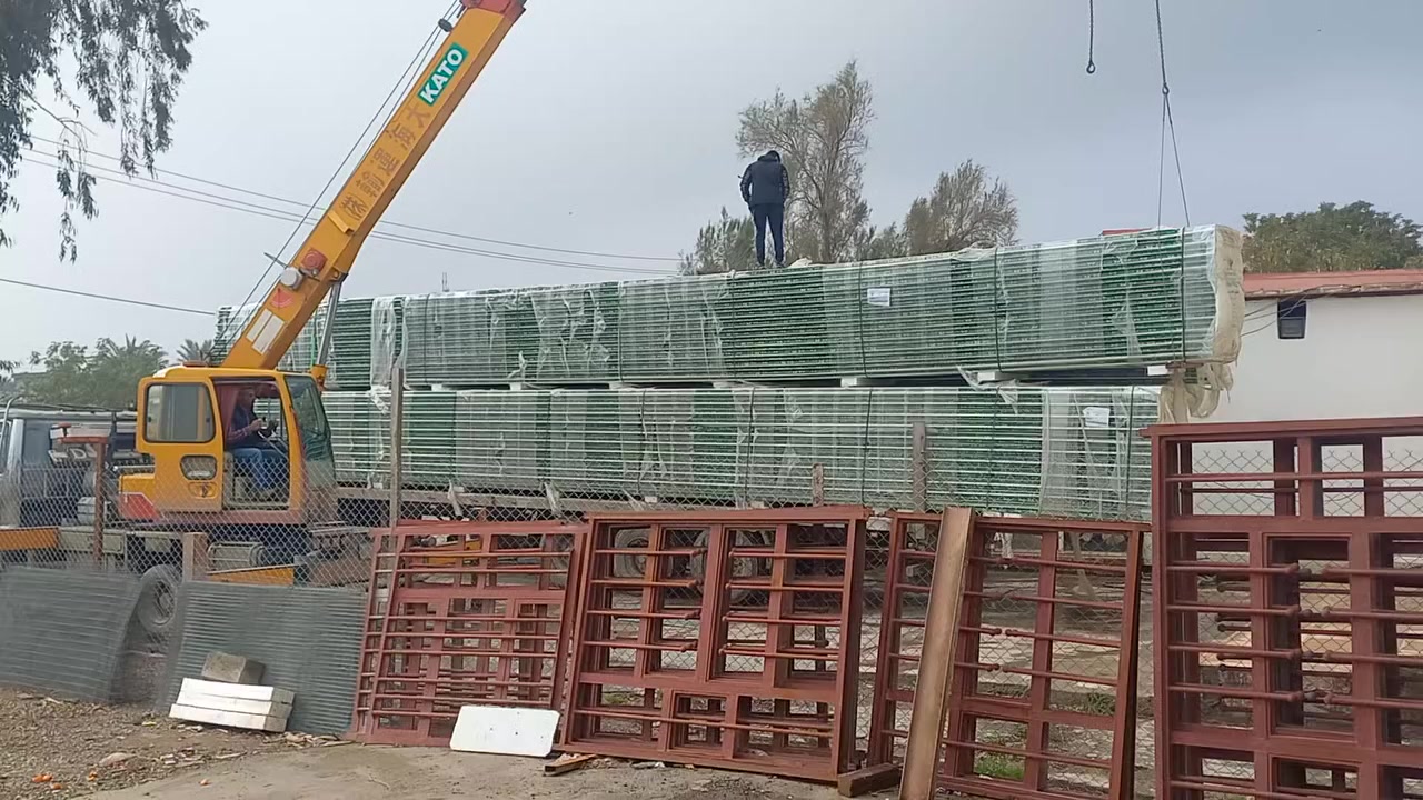 يوجد لدينا كافه انواع الساندويج بنل وكافه الحديد ومشتقاته
  
وأعمال الحداده التفصال بنسب الأسعار

 العنوان الهارونية مجاور مطعم الأرياف 
رقم الهاتف ***********
                 ***********
