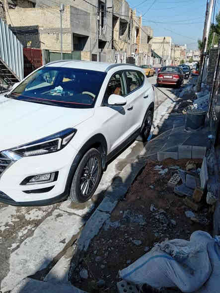 للبيع توكسان موديل 2019 خليجي شركه الكاصد على ايدنه من الشركه السياره ماشيه ٥٣ الف حقيقي  السياره فول قماره حديد لايت خمس عدسات السياره عل وضع الركاله بيهه فقط طخه صغيره بالبنيد طخه رصعهه وتصلحت عل كدها السعر ٢٠٨ مجال بسيط والسياره بأسمنه للاستفسار
واتسب او اتصال من سنتها عدنه 

  0772 404 6762
 
***********
