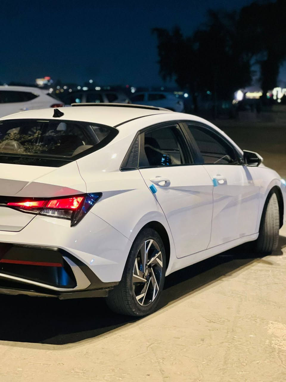 النترا 24 خليجي وارد تجميع الصين
مكينه 1500دبل نوزل 
السياره فول مواصفات 
كشنات جلد 
مري شفط 
اشاير بالمري 
فتحه سقف
اربع انضمه قياده(نورمال-ايكو-سبورت-سمارت)
هاند بريك بصمه 
اوتو هولد 
تبريد قطعتين 
6ايرباك
السيارة بدون حادث بيها رجعات بالجاملغ عكس السايق وراجع بي دي ار ورصعه بخشم الجاملغ مال السايق فقط
السياره ماشيه ٢٤ الف وقابل للزياده 
سياره جديده مكانه بغداد ورقمه بغداد الجديد السعر ١٤٥ وبيه مجال بسيط الرقم ***********
