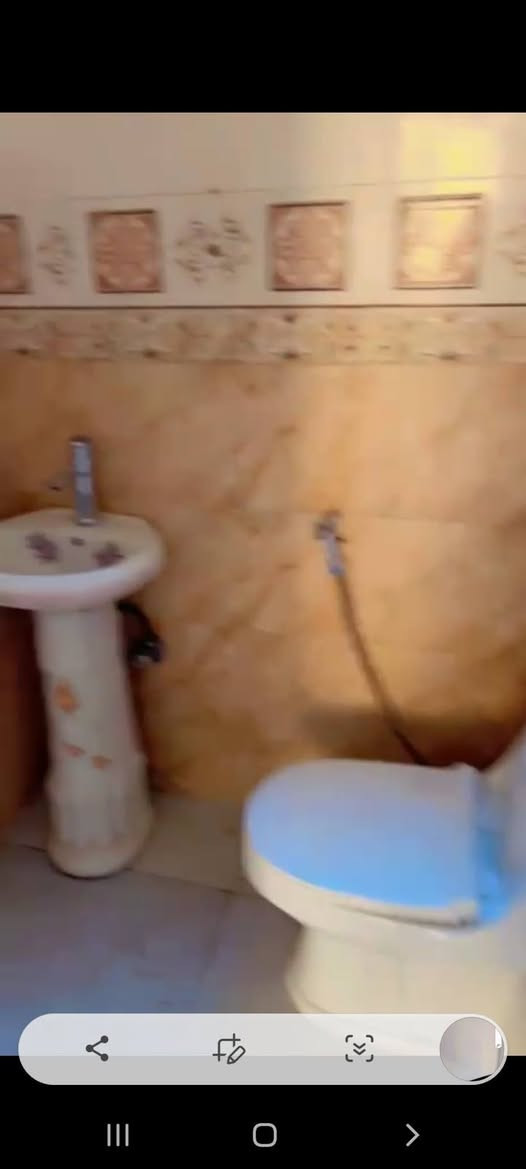 للبيع بيت 🏡 طابو صرف فى #الأساتذة خلف اربع شوارع مساحته #٥٠م واجهه خمسه بناء حديث نظيف جدا يحتوي على #غرفتين_نوم 😴 وصاله ومطبخ وصحيات للإستفسار اتصال 🤙 على الرقم 
***********
#الجميع
