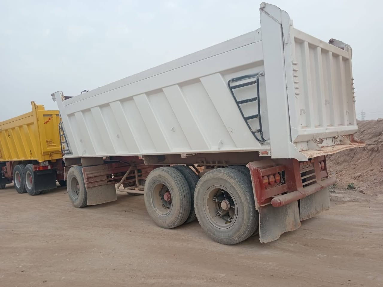 سلام عليكم لبيع مقطوره جديده طوله ٧ وربع سعر ١٣٥ وبيه مجال العنوان نجف ***********
