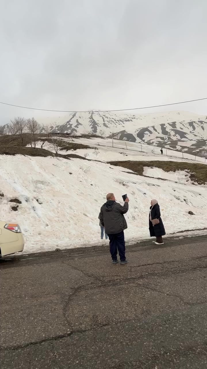 من جبال الثلجية في السليمانية صباح الخير عليكم يا متابعينا أينما كنتم
محمد ابو #سيارة خاصة من داخل #سليمانية، تأجرني نروح #الثلوج 
رقمي ***********
