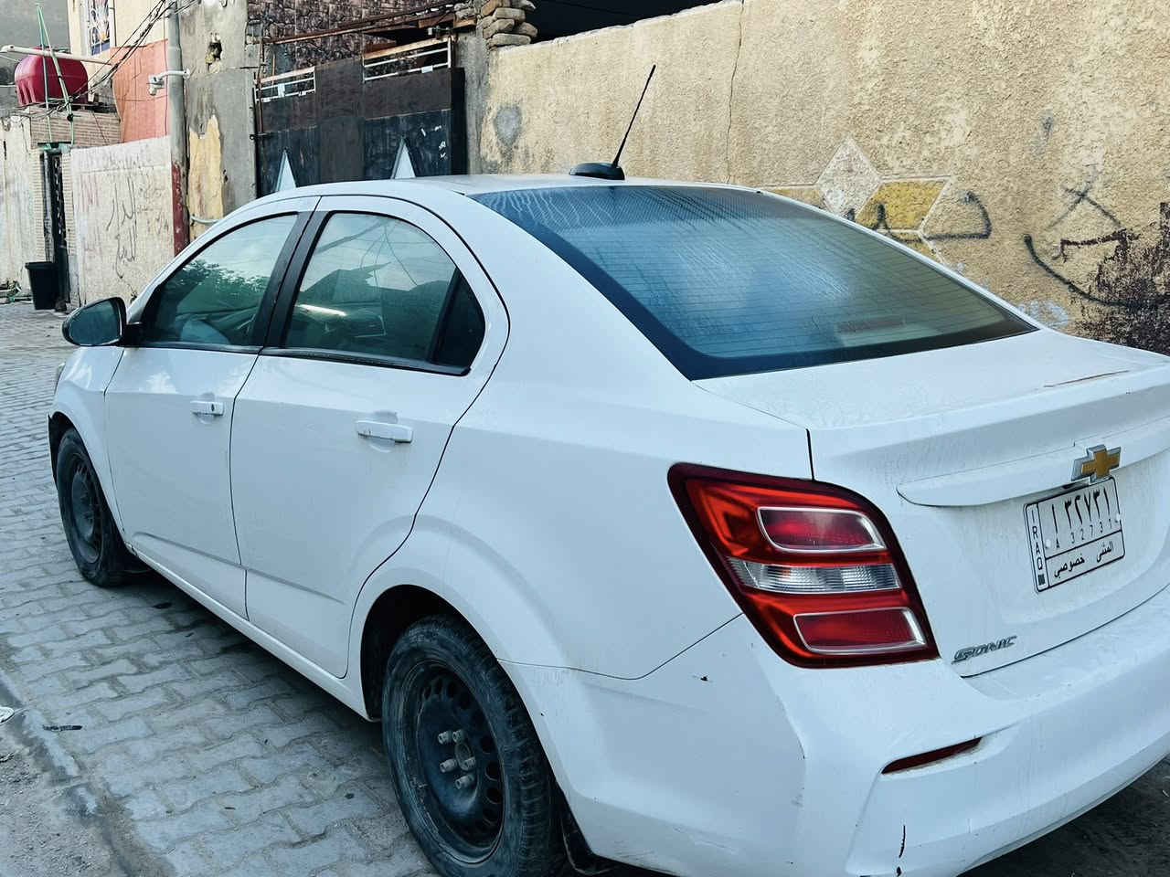 السلام عليكم 
 شوفرليت سونك2018 خليجية سيارة حلوة ونضيفة مكينة 1800المرغوب مسكر   سيارة بيها فقط جاملغ والباقي  مكفولة كير ومحرك شرط الفحص بعدهي بلكارتون المكينه 
سيارة رقمها مثنى ومداور ثاني يوم  رايدها 85وبيها مجال قليل للطيبين 
للاستفسار ***********
مكاني سماوه رميثه
