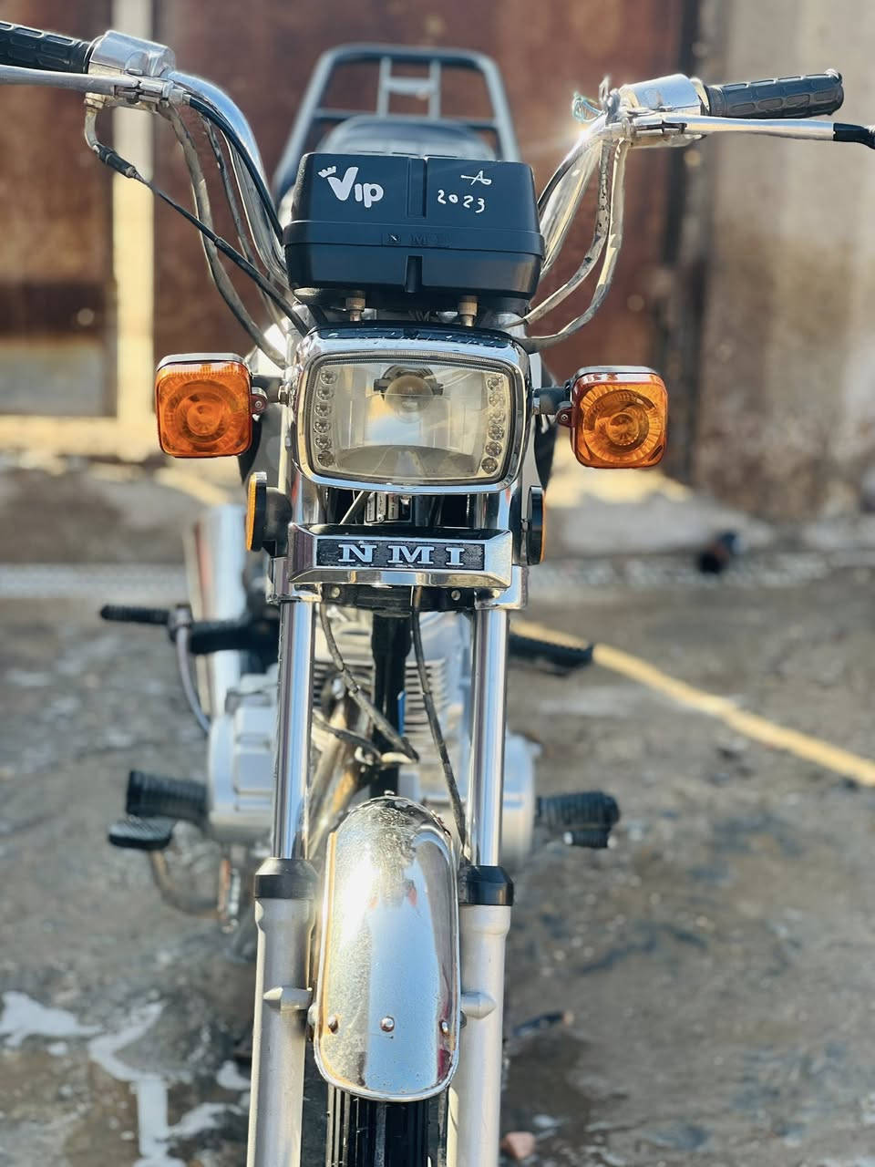 السلام عليكم نامه للبيع تعمير شاصي احمد شهاب 23سكنر وغراص كله 25مابيه برغي تجاري السعر 850او مراوس بحربي نظيفه    ***********
