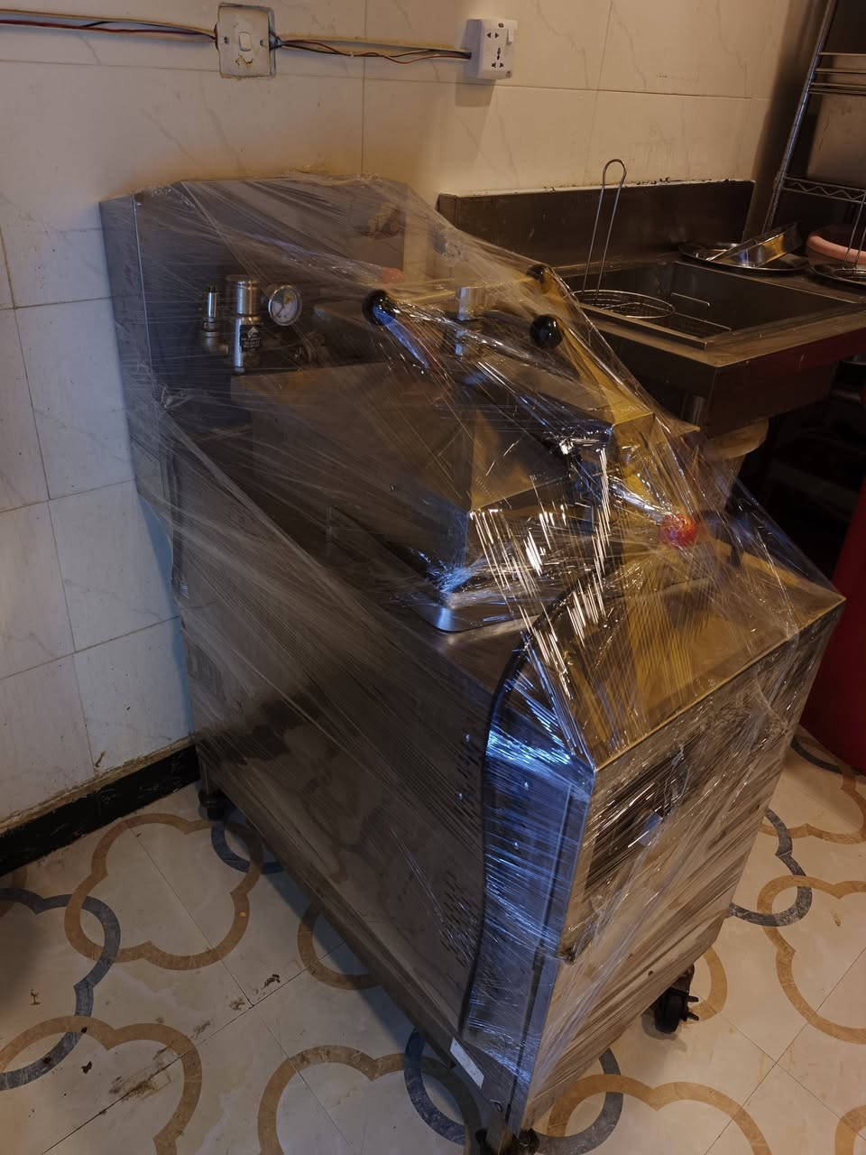 السلام عليكم
#مطعم للبيع وجبات سريعته جاهز وكامل بكل العده ماناقصه اي شي
عواشه شارع الدوريات
الاستفسار ***********
