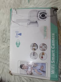 متوفر • كاميرات