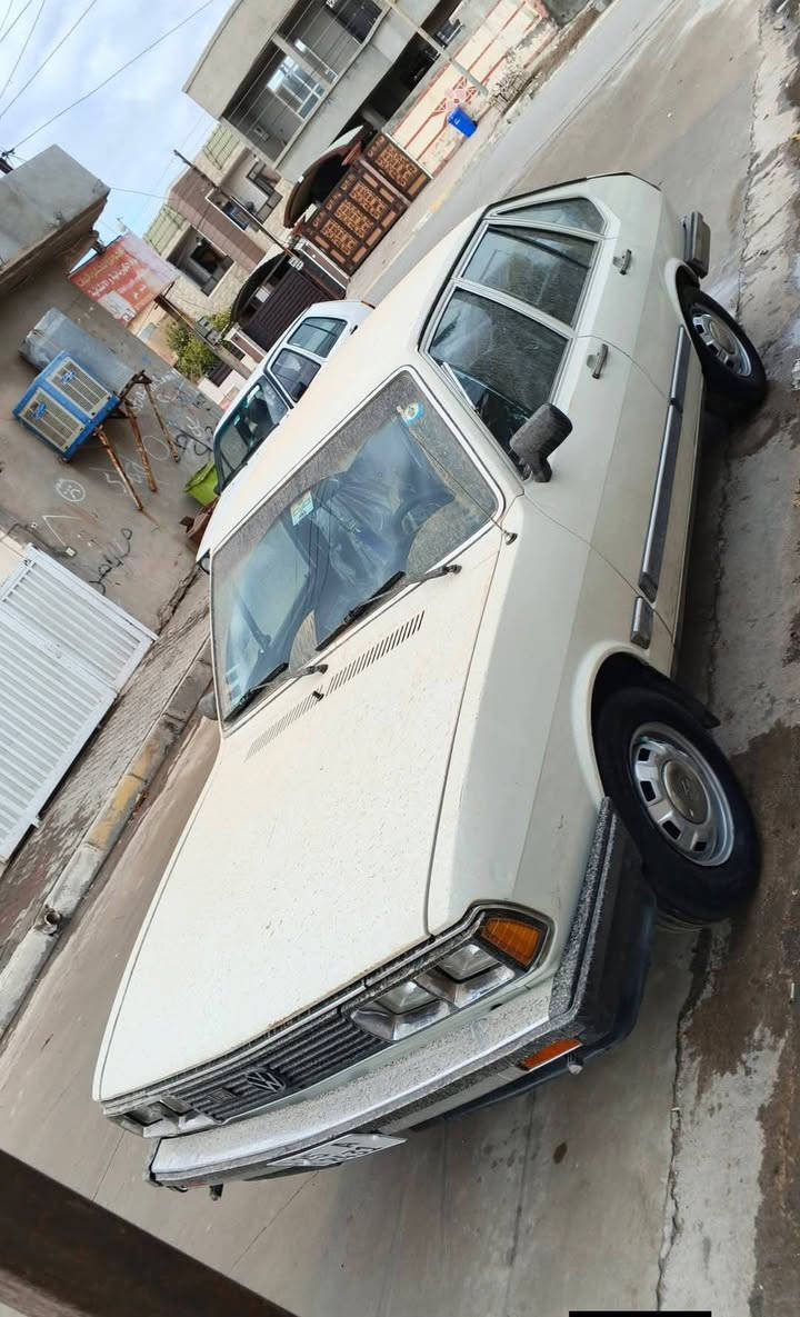 سلام عليكم سياره للبيع مشروع وطني سنويه 2031 موديل 1984 كود بانزين بي كير محرك شرط أربع تايرات جديد كهربائية كلها شغال صدر جديد سيار تعمير جديد صبغ عام جماليه بدون ضرب سعر 38 بي مجال ***********
